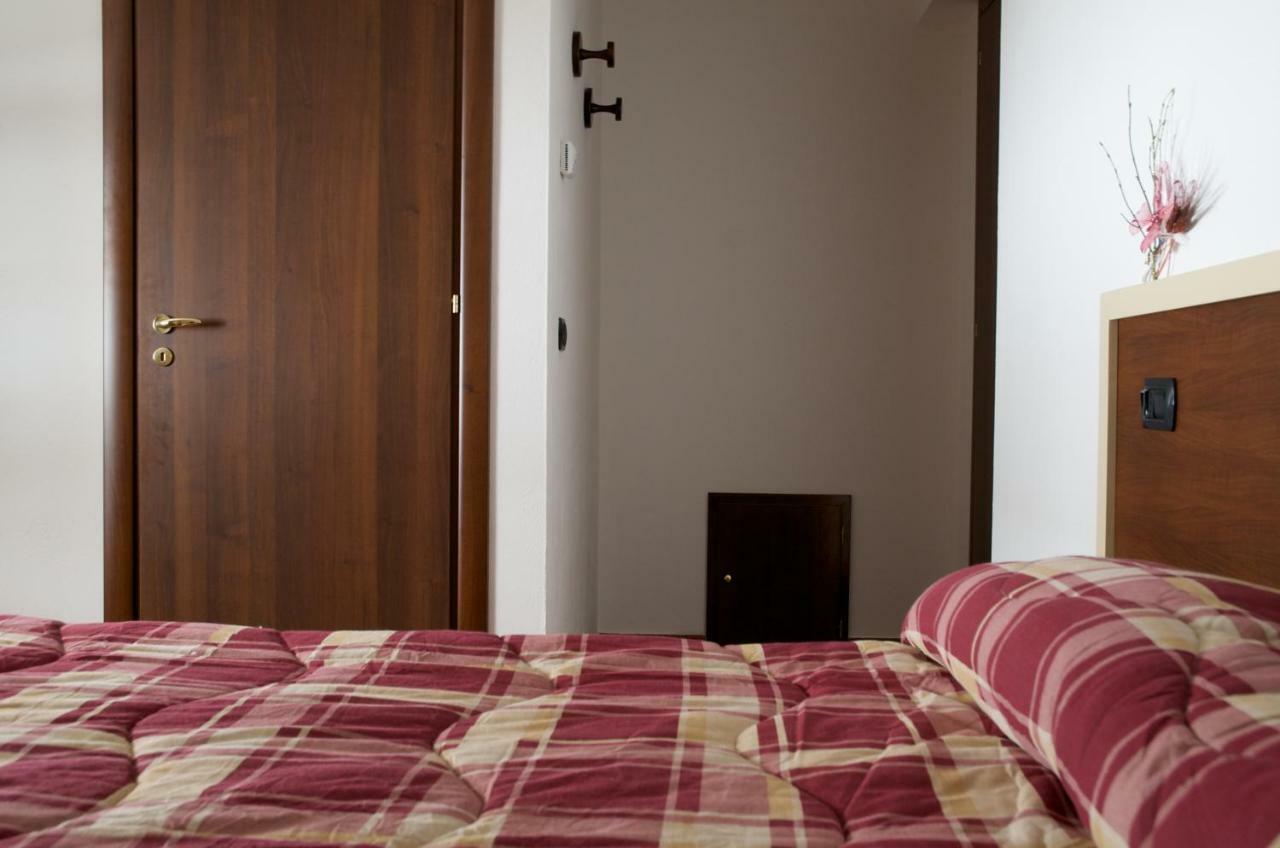 Agriturismo Fiorella กามิลยาเตลโล ซีลาโน ภายนอก รูปภาพ